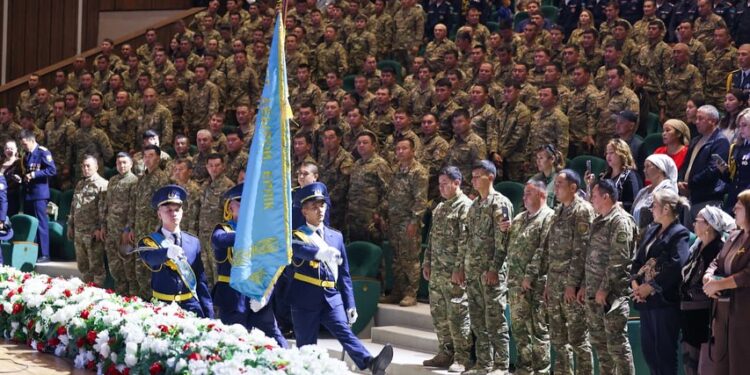 В Шымкенте поздравили спасателей с профессиональным праздником