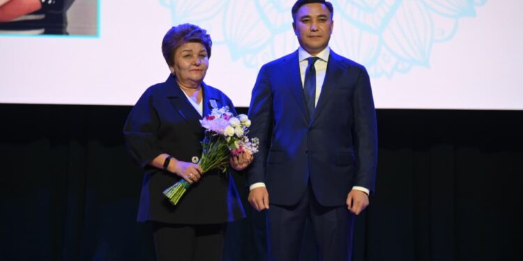 В Шымкенте чествовали учителей