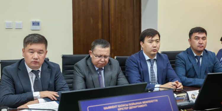 ШЫМКЕНТТЕ БЮДЖЕТТІҢ ӨЗ КІРІСТЕРІН АРТТЫРУ МӘСЕЛЕЛЕРІ ТАЛҚЫЛАНДЫ