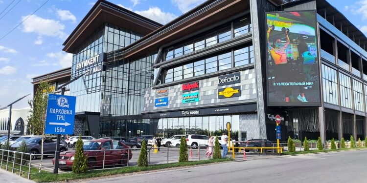 ЕЛДЕ «REPUBLIC DAY» АКЦИЯСЫ БАСТАЛДЫ: РЕСПУБЛИКА КҮНІНЕ ОРАЙ МЫҢДАҒАН ТАУАРҒА ЖЕҢІЛДІКТЕР