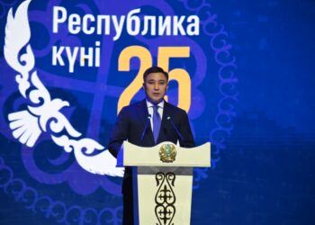 Шымкентте Республика күні мен Егемендік декларациясының 35 жылдығына арналған салтанатты іс-шара өтті