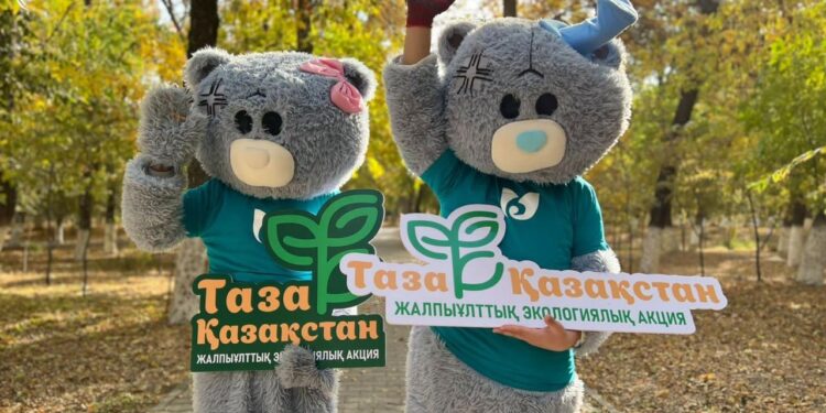 «Таза Казахстан»: жители Шымкента и молодежь приняли активное участие в масштабной экологической акции