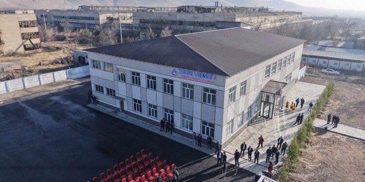 ТҮРКІСТАН: КЕНТАУДА ГАЗ ҚАЗАНДЫҚТАРЫН ШЫҒАРАТЫН ЗАУЫТ ІСКЕ ҚОСЫЛДЫ