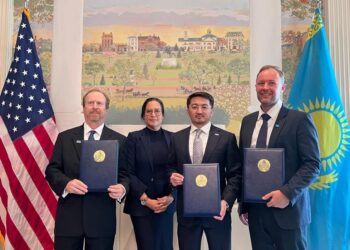 Қазақстан, Clearbrook және AG-Tech энергия сақтау жүйелерін өндіретін зауыт салады