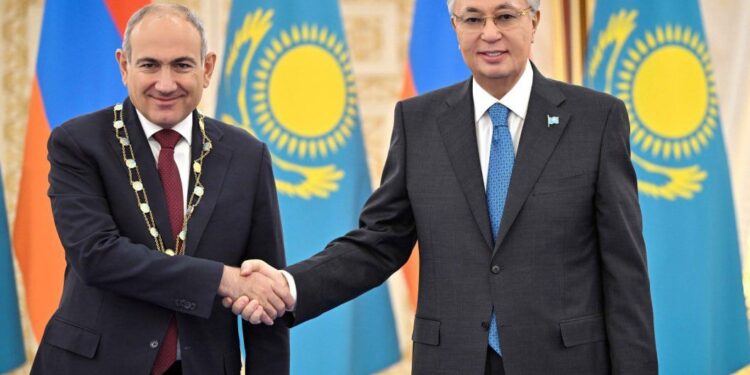 Мемлекет басшысы Армения Премьер-министрін «Алтын Қыран» орденімен марапаттады