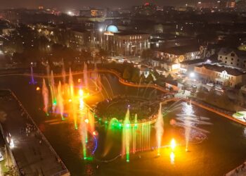 ШЫМКЕНТТЕ ЗАМАНАУИ МУЗЫКАЛЫ-ЛАЗЕРЛІ СУБҰРҚАҚ ІСКЕ ҚОСЫЛДЫ