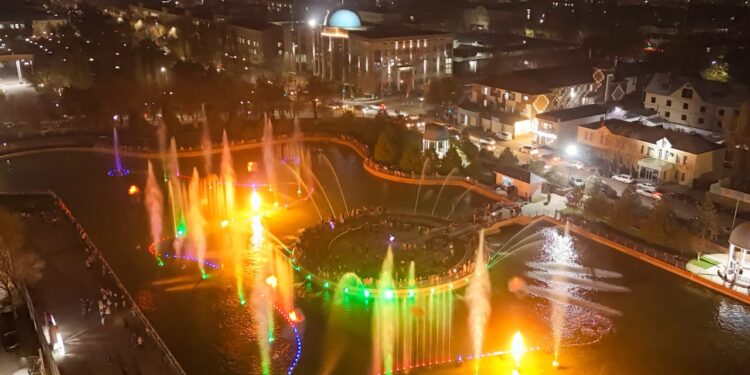 ШЫМКЕНТТЕ ЗАМАНАУИ МУЗЫКАЛЫ-ЛАЗЕРЛІ СУБҰРҚАҚ ІСКЕ ҚОСЫЛДЫ