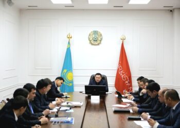 ТҮРКІСТАН ҚАЛАСЫНДАҒЫ КӨПҚАБАТТЫ ТҰРҒЫН ҮЙЛЕРДІҢ  ҚҰРЫЛЫСЫ БОЙЫНША АРНАЙЫ ЖИЫН ӨТТІ