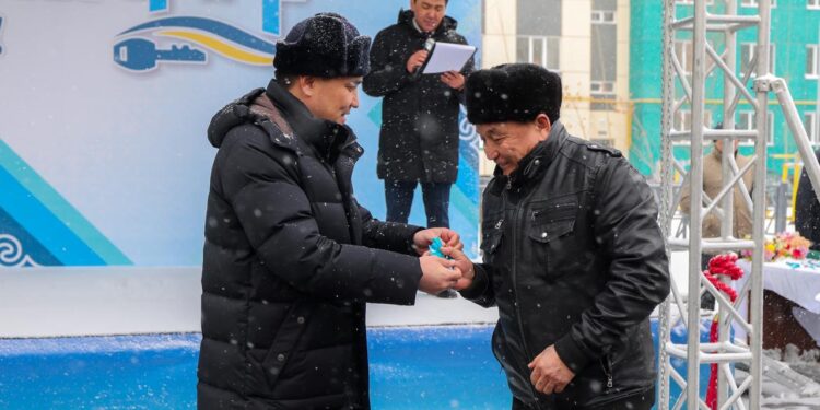 46 ОТБАСЫҒА ЖАҢА ПӘТЕР КІЛТТЕРІ ТАБЫСТАЛДЫ