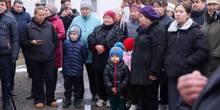 КӨКСАЙ: ЕСКІ ҮЙЛЕРДЕГІ ОТБАСЫЛАР ҚОНЫС АУДАРДЫ