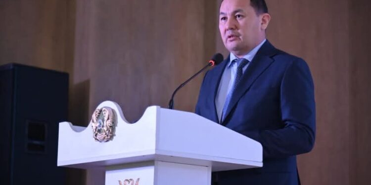 М.Ауезов университетінде өткен жиында жаңа Конституция жобасына қолдау білдірілді