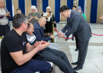 Шымкентте әлеуметтік санаттағы азаматтарға жаңа пәтерлердің кілті табысталды