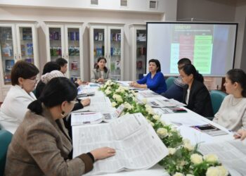 Шымкентте Жаңа Конституция жобасы кітапханашылар қатысуымен талқыланды