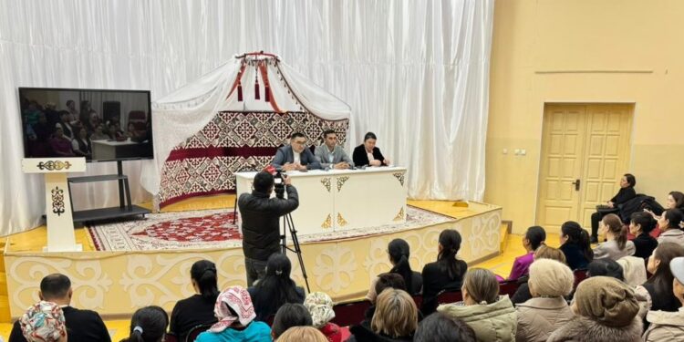 Қаратау ауданы тұрғындарымен ашық диалог өтті