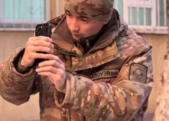 Армия поддерживает тех, кто хочет двигаться вперёд: солдат Национальной гвардии развивает мобилографию и снимает жизнь воинской части