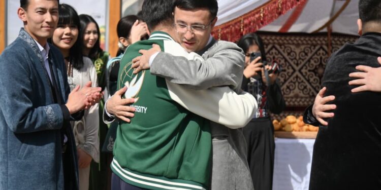 КӨРІСУ МЕРЕКЕСІ ЖАСТАРДЫҢ БАСЫН ҚОСТЫ