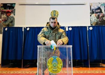 «Оңтүстік» өңірлік қолбасшылығының әскери қызметшілері референдумда мерзімінен бұрын дауыс беруді аяқтады