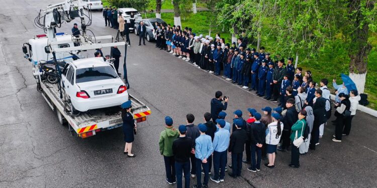 «Қауіпсіз жол»: Шымкентте жасөспірімдермен түсіндіру жұмыстары жүргізілді