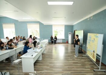М. ӘУЕЗОВ АТЫНДАҒЫ ОҚУ-ДА ХАЛЫҚАРАЛЫҚ БІЛІМ БЕРУ ЫНТЫМАҚТАСТЫҒЫ МЕН СТУДЕНТТЕРДІҢ ТІЛДІК ҚҰЗЫРЕТТЕРІ ДАМЫТЫЛУДА