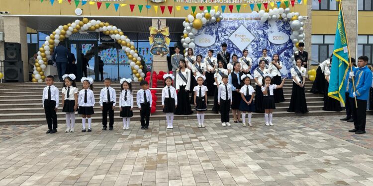 АУДАН ӘКІМІ СОҢҒЫ ҚОҢЫРАУ ШАРАСЫНА ҚАТЫСЫП, ТҮЛЕКТЕРГЕ АҚ ЖОЛ ТІЛЕДІ