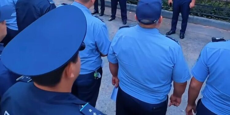 Шымкент қаласы Еңбекші ауданы полиция басқармасында жеке құраммен саптық жиын өткізілді.