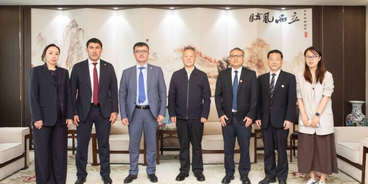 Әуезов университеті Xi’an Polytechnic University университетімен дизайн және инженерия саласындағы ынтымақтастықты нығайтуда