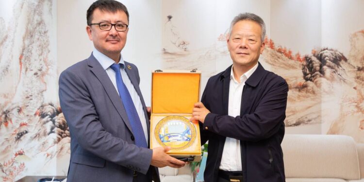 Әуезов университеті Xi’an Polytechnic University университетімен дизайн және инженерия саласындағы ынтымақтастықты нығайтуда