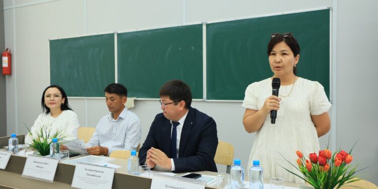 ӘУЕЗОВ УНИВЕРСИТЕТІНДЕ «БЕЛСЕНДІ ТҮЛЕК – 2026» САЛТАНАТТЫ КЕШІ ӨТТІ
