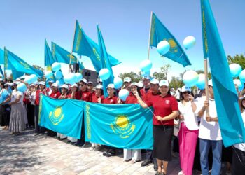 ТҮРКІСТАНДА МЕМЛЕКЕТТІК РӘМІЗДЕР КҮНІНЕ ОРАЙ ТУ КӨТЕРУ РӘСІМІ ӨТТІ