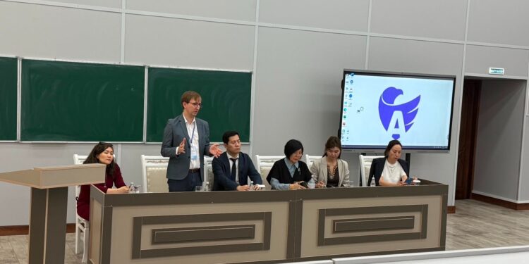 ДОКТОРАНТТАР ШЕТЕЛДІК ҒАЛЫМДАРМЕН ТӘЖІРИБЕ АЛМАСТЫ